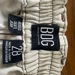 BDG Relaxed Skate Jean High Waisted Cargo Pant Ecru 26